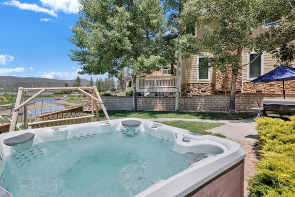 2120-Lakeview Getaway - Image 1