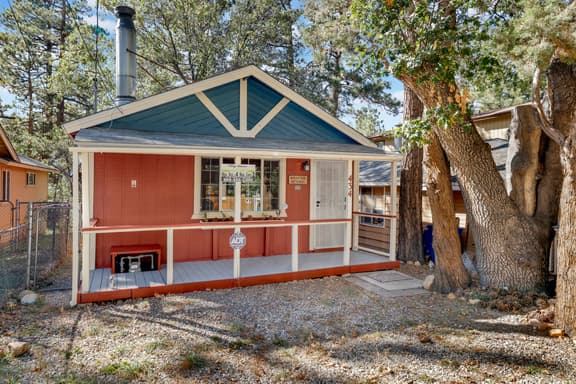 2183-Mountain Getaway - Image 1