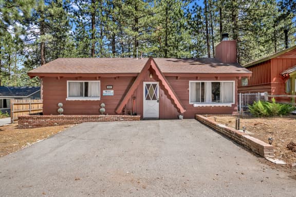2191-Pine Cone Cottage - Image 1