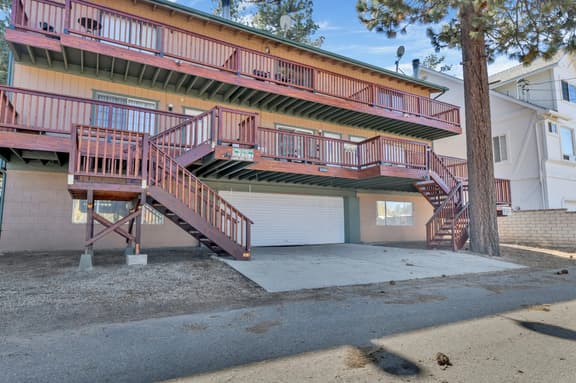2205-Brownie's Den - Image 1