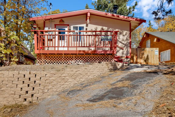 2215-Ski View Chalet - Image 1
