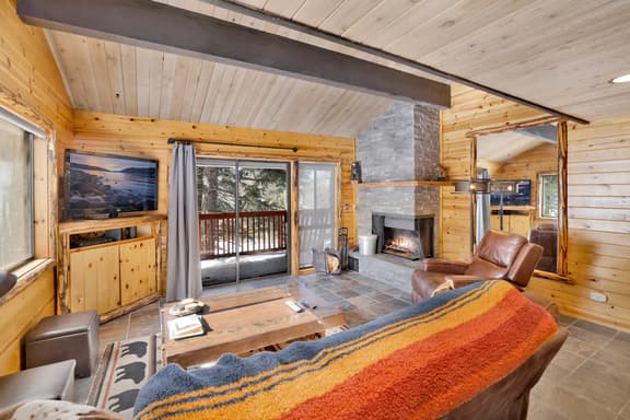 2278-Smith Chalet at Snow Summit - Image 1