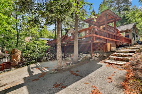 2321-Knickerbocker Retreat - Image 1