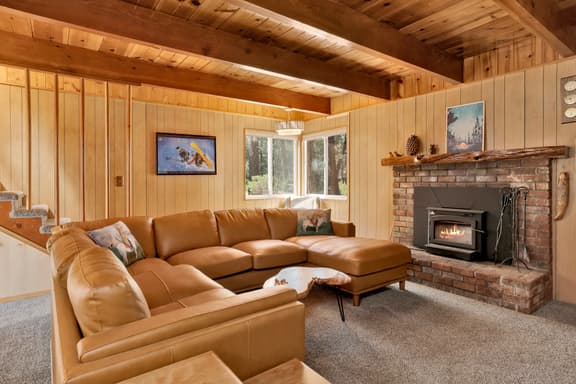 2526-Slope Side Getaway - Image 1