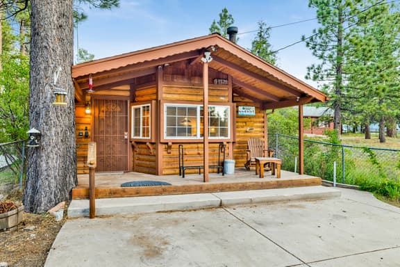 2560-Orchard Family Cabin - Image 1