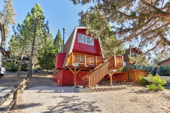 124-Lazy Bear Barn - Image 1