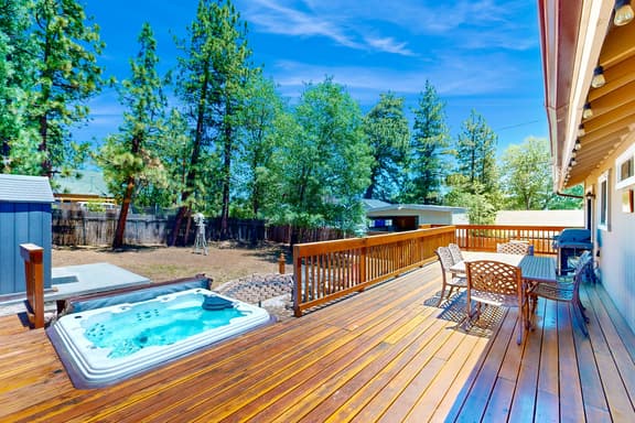 554-Lazy Bear Cabin - Image 1