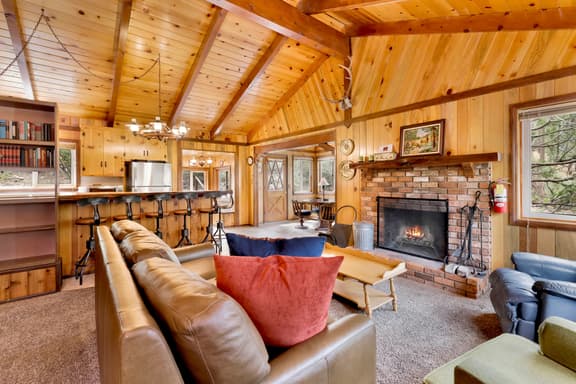 713-Idle Ours Cabin - Image 1