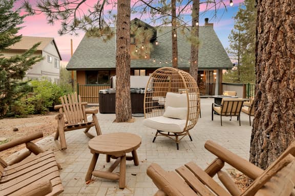 2585-Lakeview Pines Log Cabin - Image 1