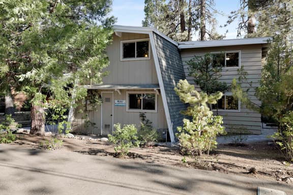 2665 - Peak Lane Gambrel - Image 1